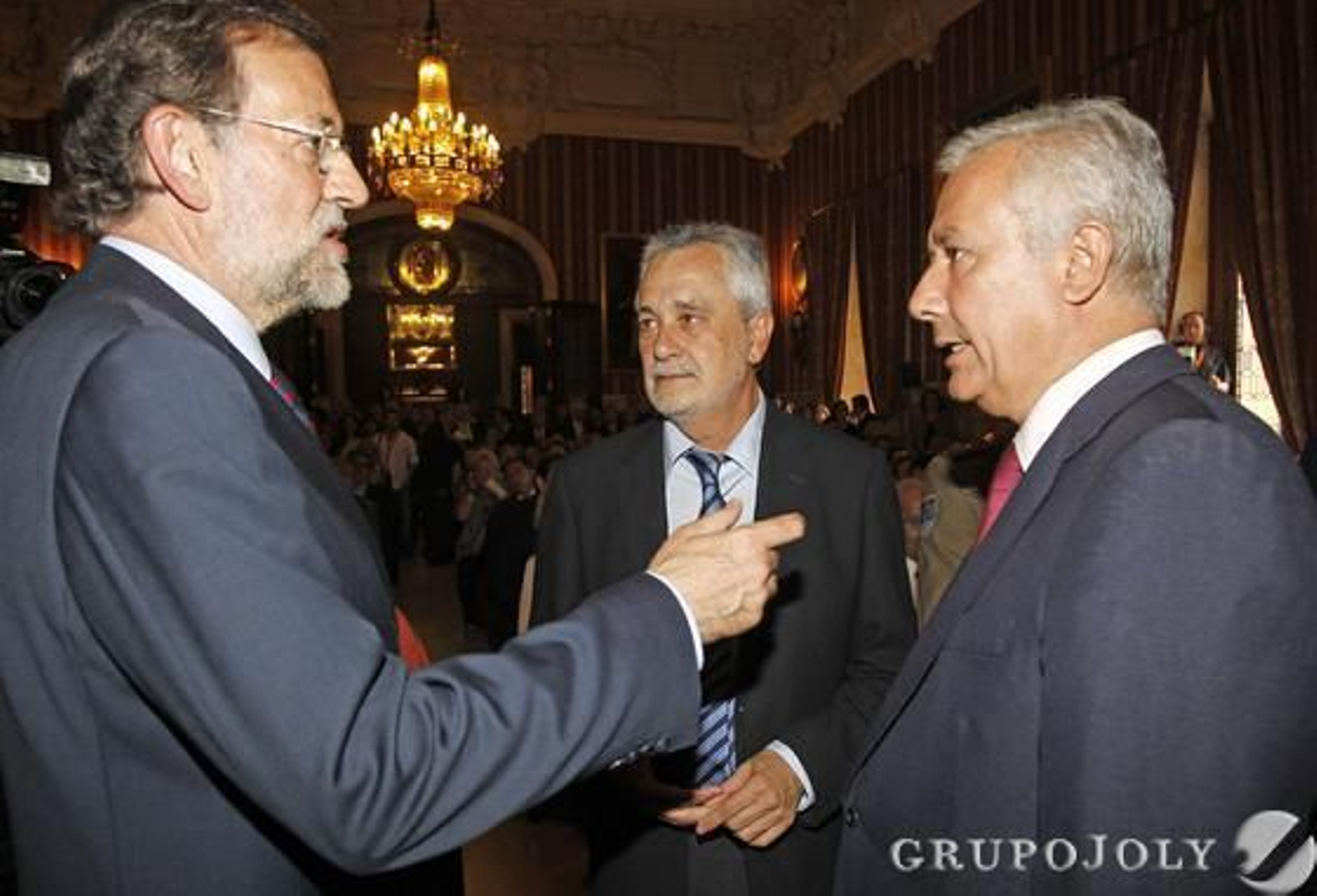 Rajoy, Griñán y Arenas.

Foto: Antonio Pizarro - Manuel Gómez