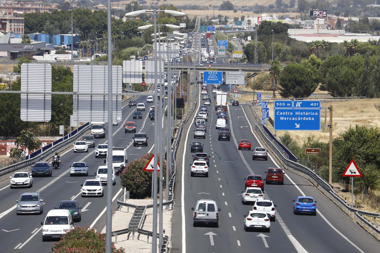 Tráfico denso al paso por Córdoba.