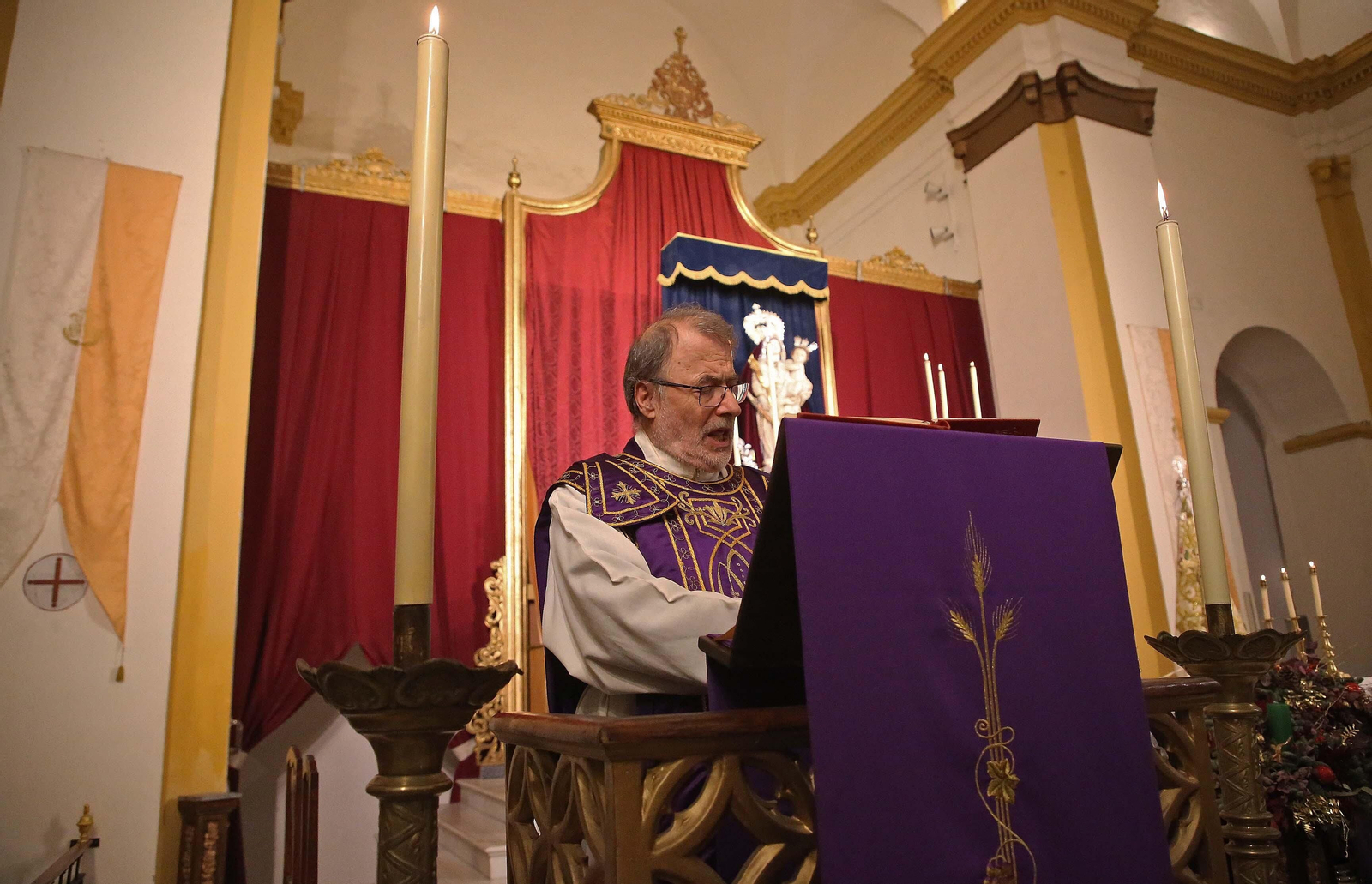 La ofrenda floral del Algeciras CF a la Virgen de la Palma, en imágenes