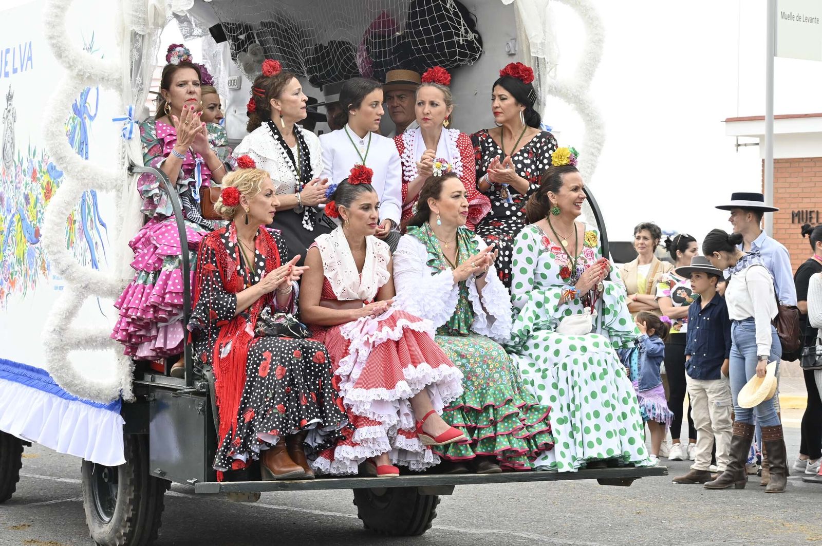Imágenes de los carros de la Hermandad del Rocío de Huelva