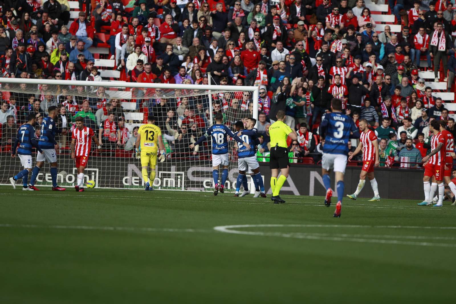 Imágenes del partido de fútbol U.D. Almería-Real Betis Balompié