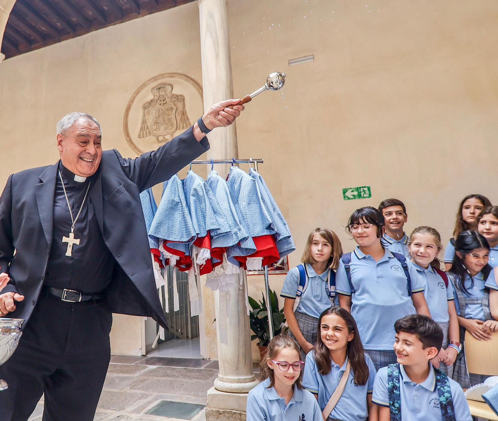 Galería: así son los trajes de los nuevos seises de la Catedral de Granada