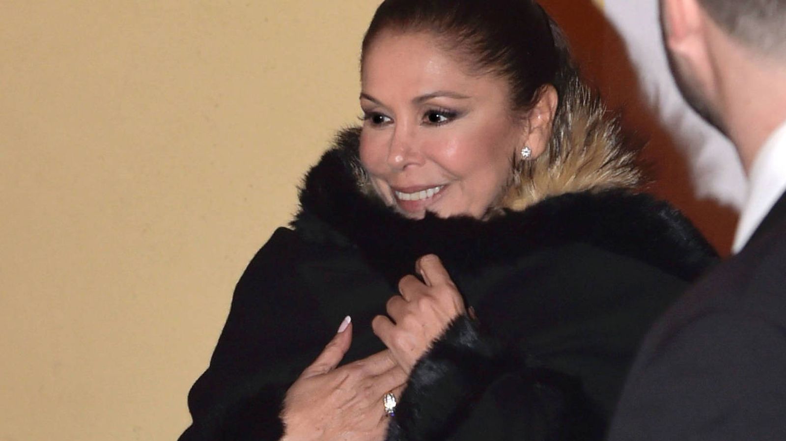 reaparece muy rejuvenecida