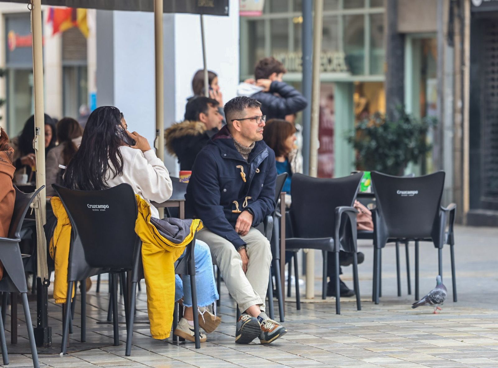 Fotografías de ambiente de frío y lluvia en la ciudad