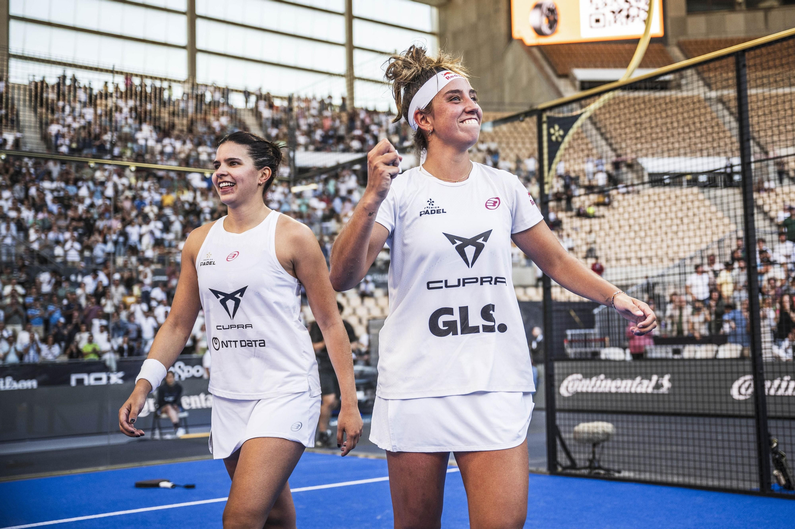 Las mejores imágenes de las semifinales de pádel en el Estadio de la Cartuja