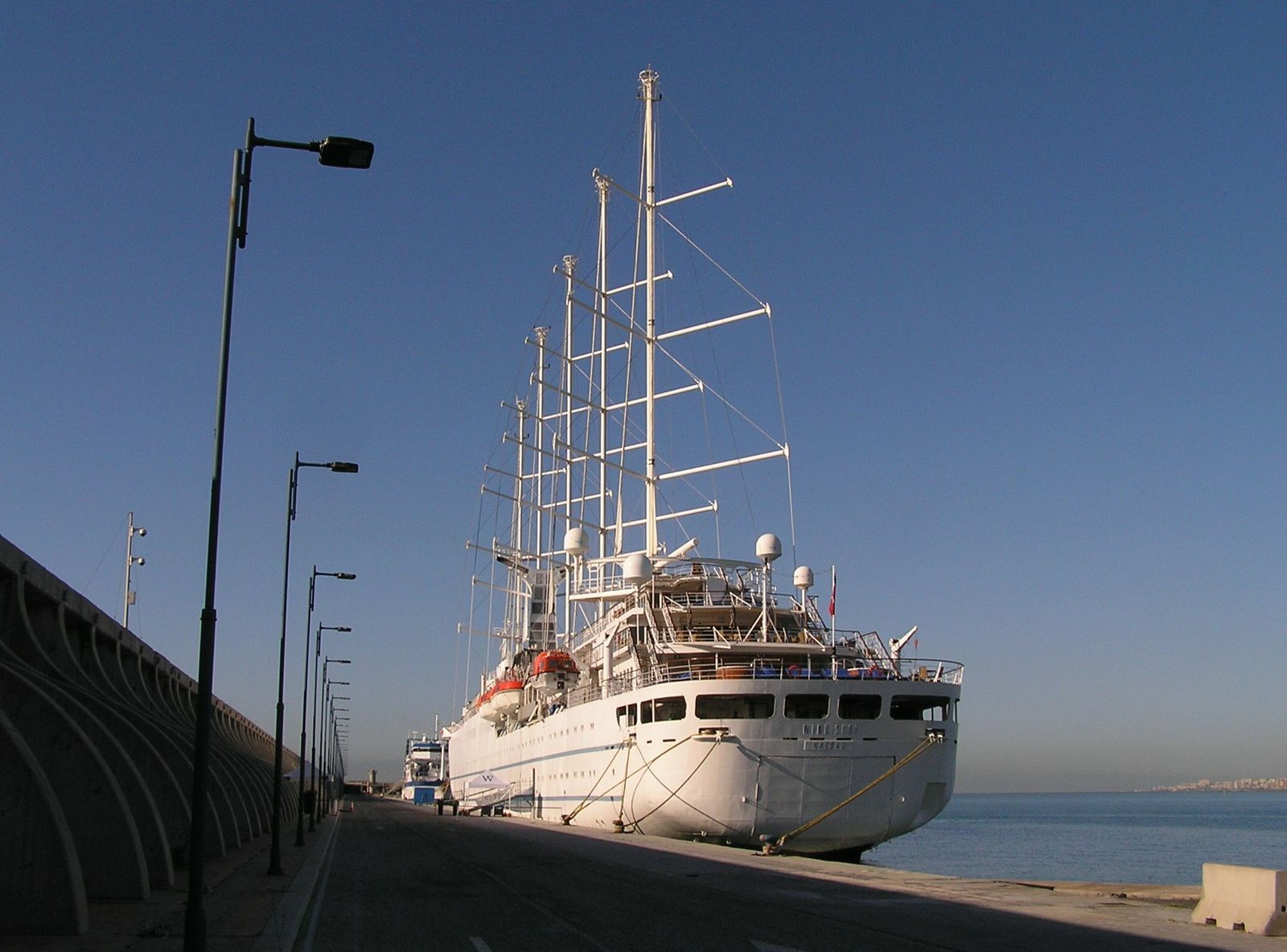 Fotos de los buques de crucero reunidos en Málaga