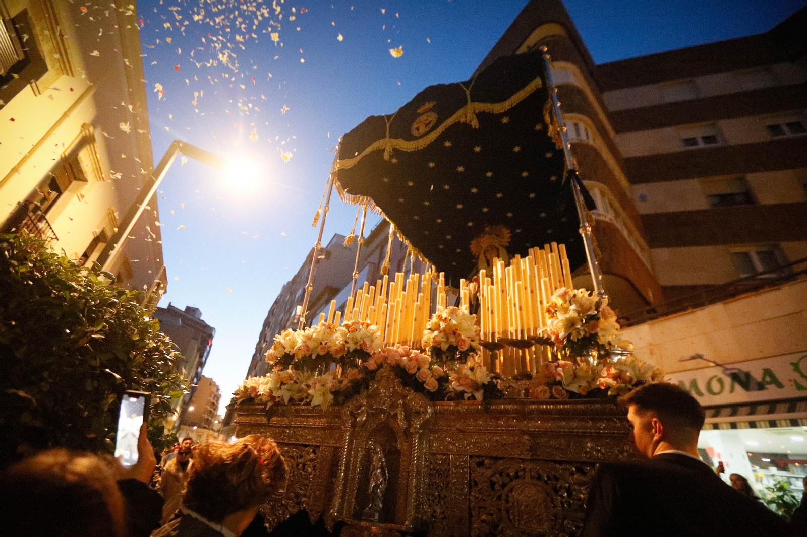 Las mejores fotos de la procesión del Amor en Almería