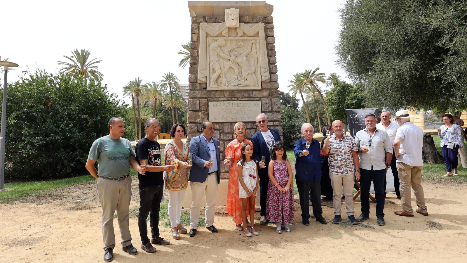 Imágenes del homenaje a Shakespeare en el monumento del parque González Hontoria de Jerez