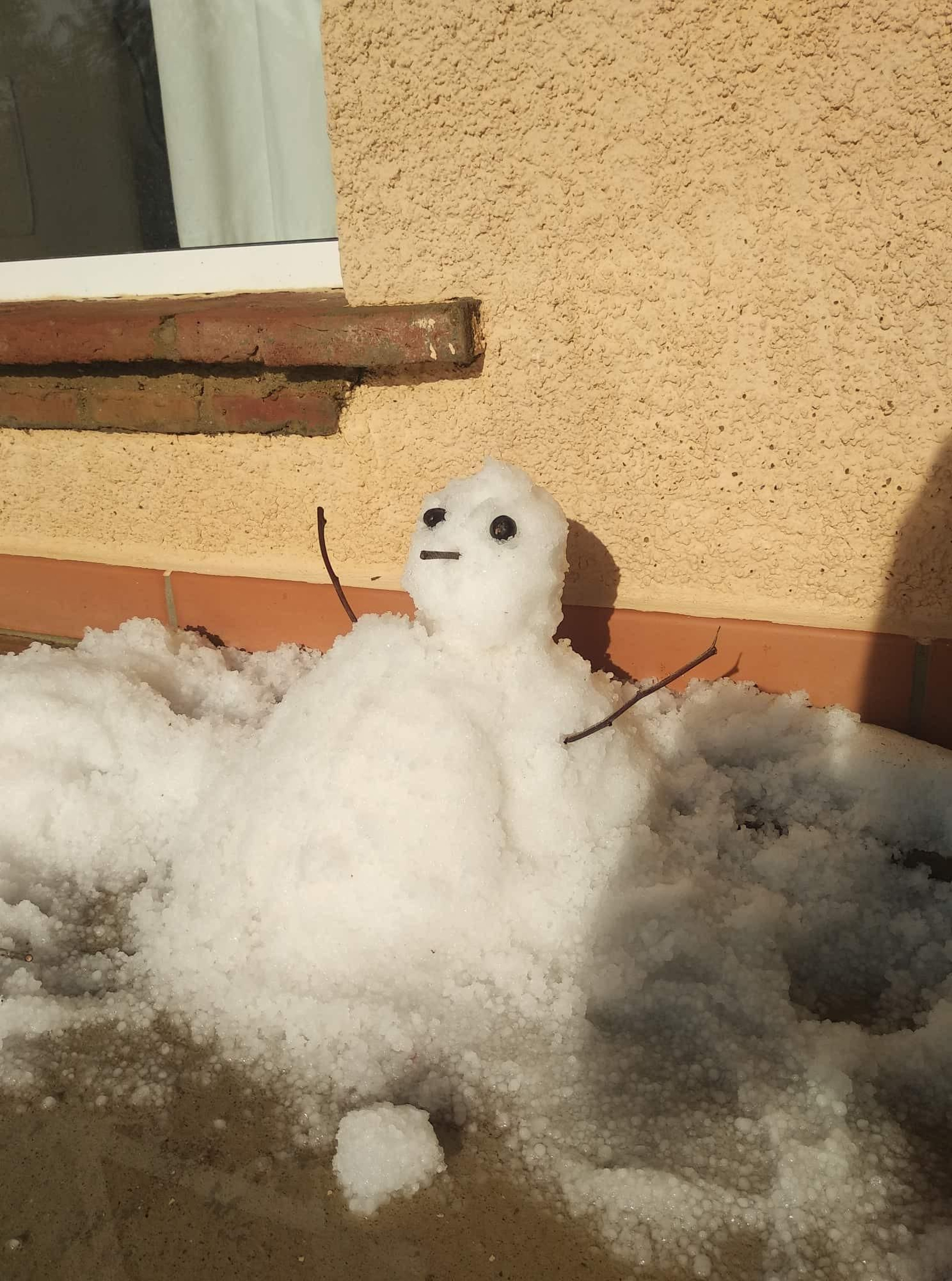 Muñeco de granizo en Antas.