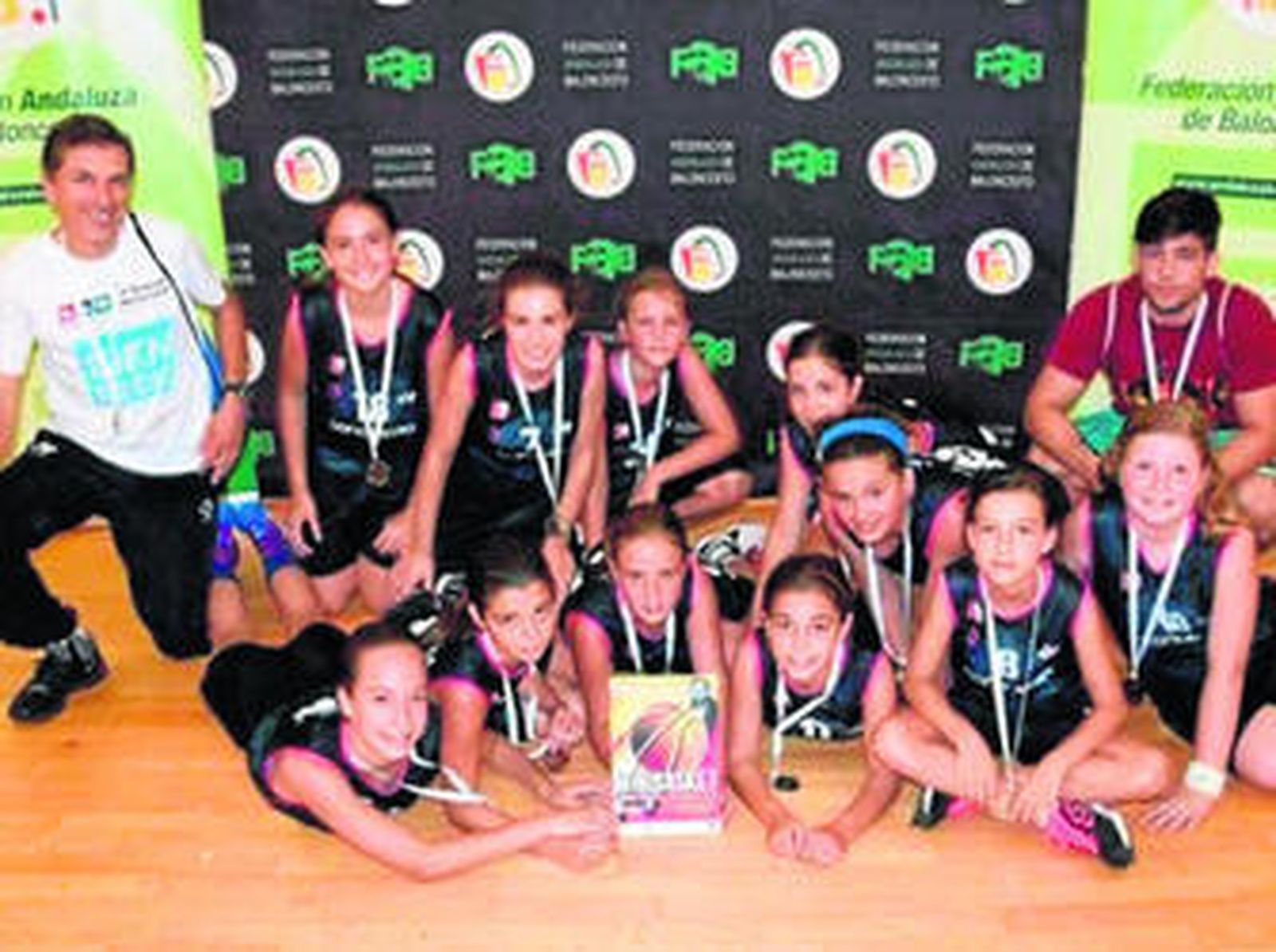 Plantilla del alevín A del CB Conquero, tras la finalización del campeonato.