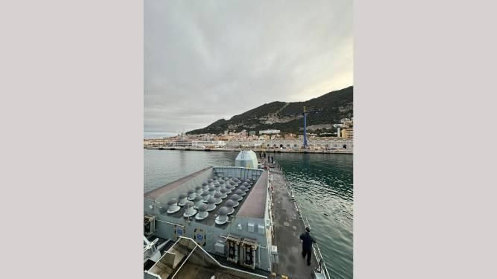La fragata 'HMS Richmond', fondeada en Gibraltar.