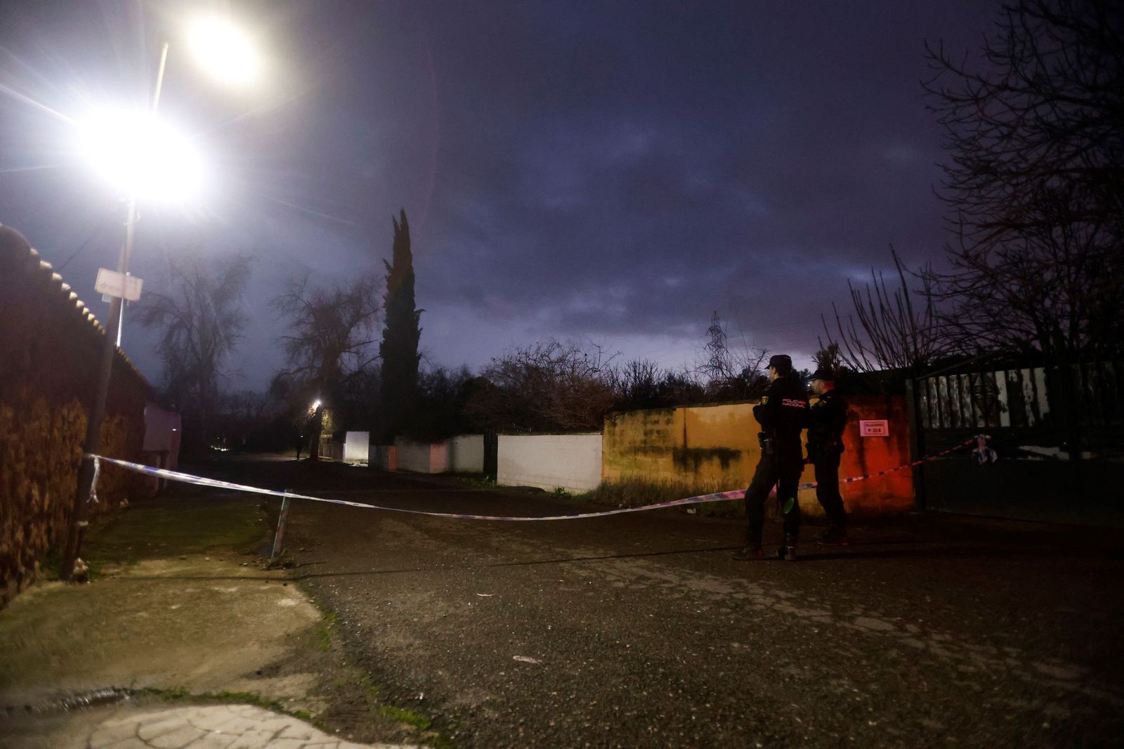 Desalojo de la urbanización La Cigüeña de Alcolea por la crecida del río Guadalquivir