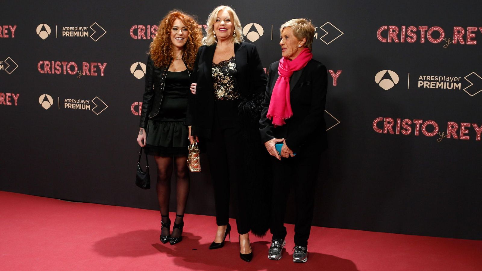 Bárbara Rey con su hija Sofía Cristo y su buena amiga Chelo García Cortés en la presentación de 'Cristo y Rey'
