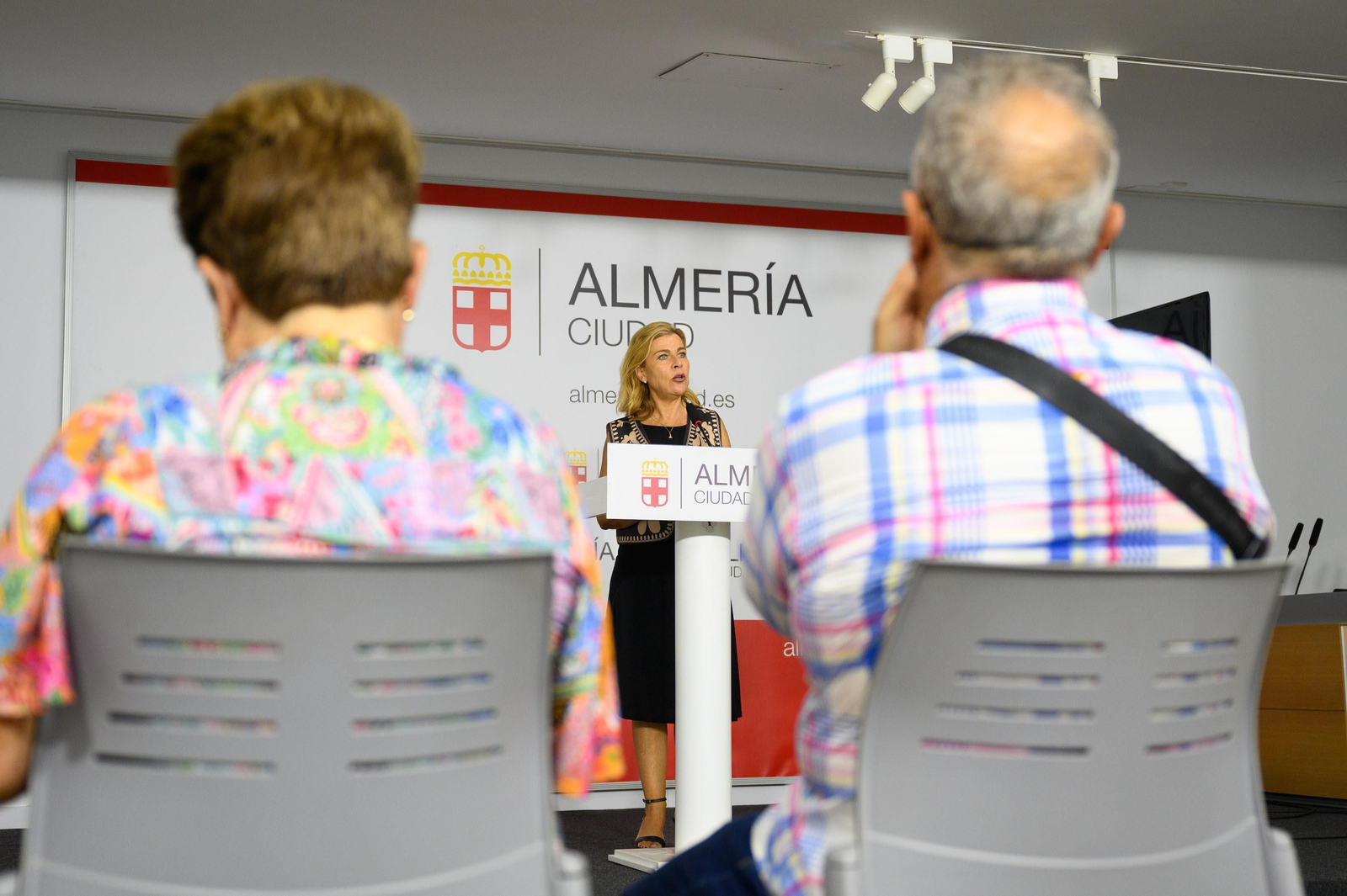 La concejal Paola Laynez ha presentado el programa de actividades de sensibilización