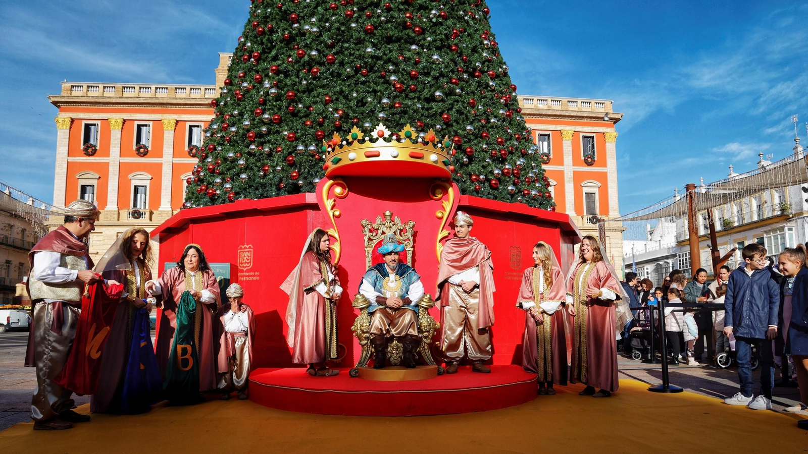 Todas las imágenes del Heraldo Real en San Fernando