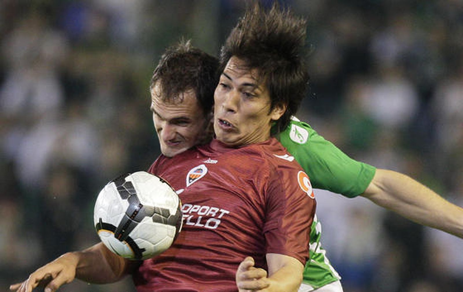 El Betis gana al Castellón en uno de sus partidos más flojos con Víctor Fernández. / Antonio Pizarro