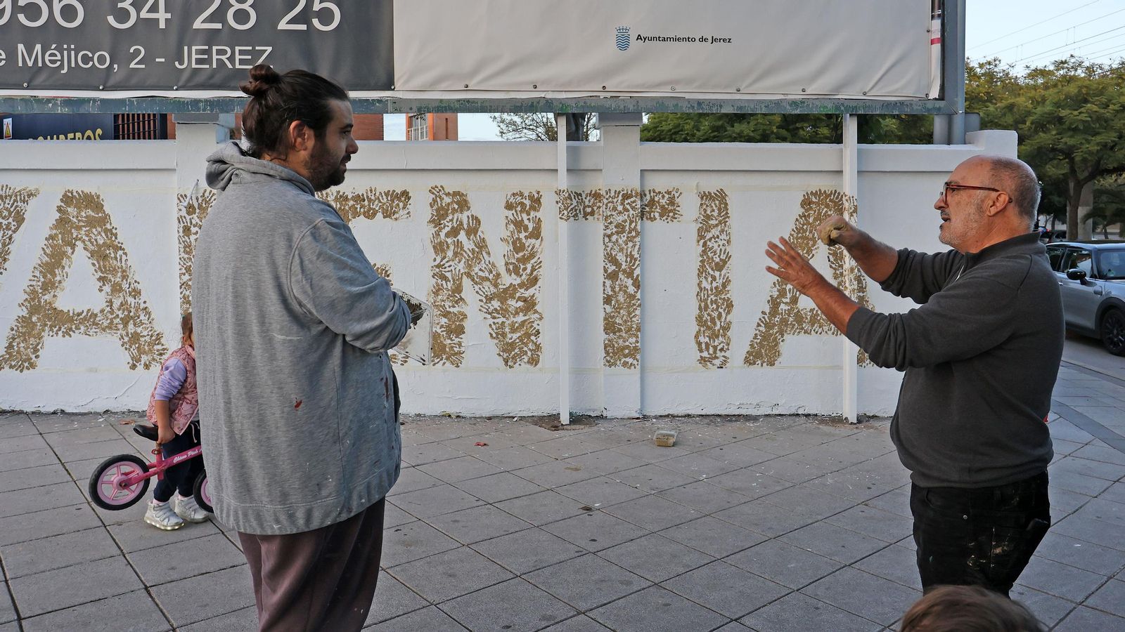 Imágenes del grafiti 'Valentía' en homenaje a las víctimas de la DANA