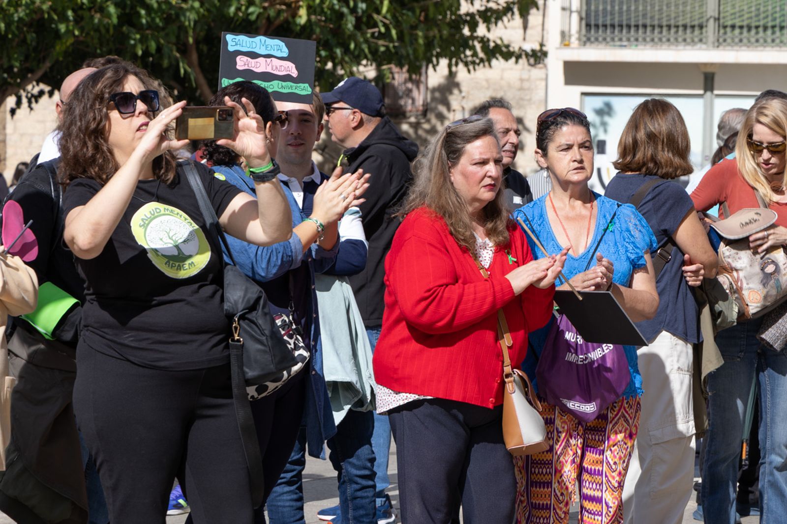 Marcha organizada con motivo del Día Mundial de la Salud Mental, en imágenes
