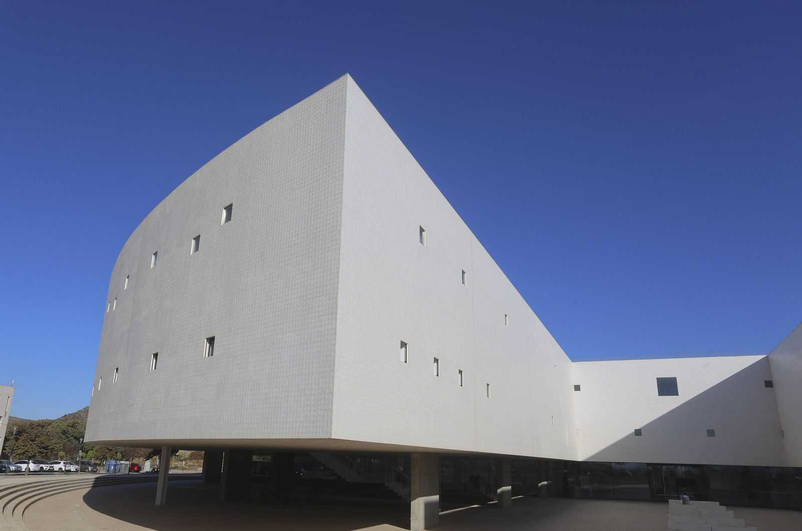 Exterior de la nueva Facultad de Psicología y Logopedia de la UMA, en la ampliación del Campus de Teatinos.