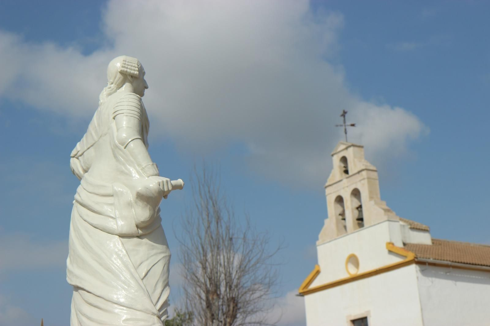 La estatua de Carlos III en San Sebastián de los Ballesteros.