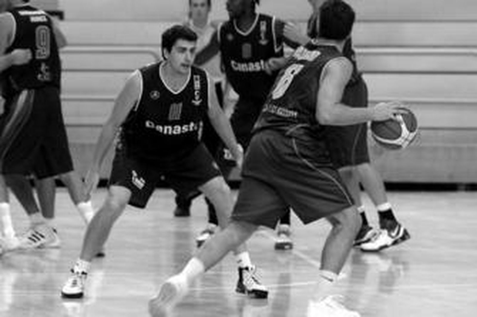 Gustavo Mascaró, uno de los mejores en la victoria de la primera vuelta, es duda por un proceso vírico.