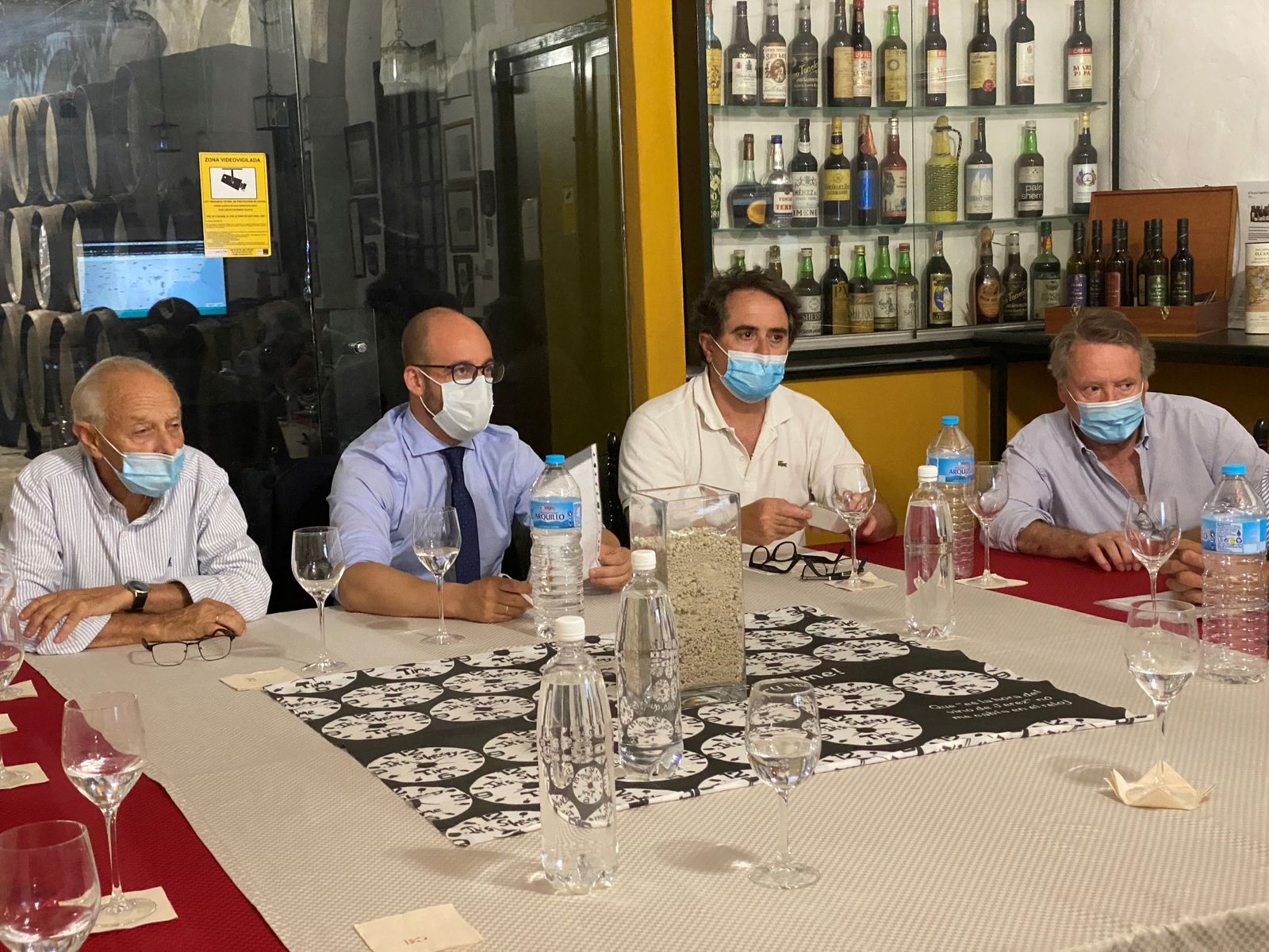 Un momento del encuentro celebrado en las bodegas Gutiérrez Colosía.