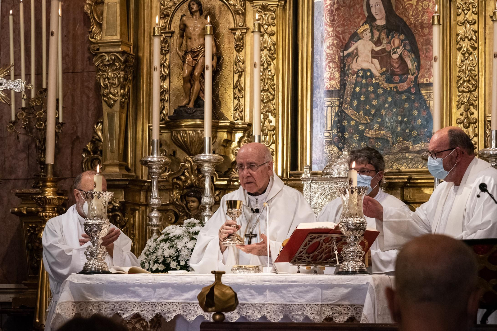Imágenes de la misa y acto de despedida del obispo de Huelva José Vilaplana