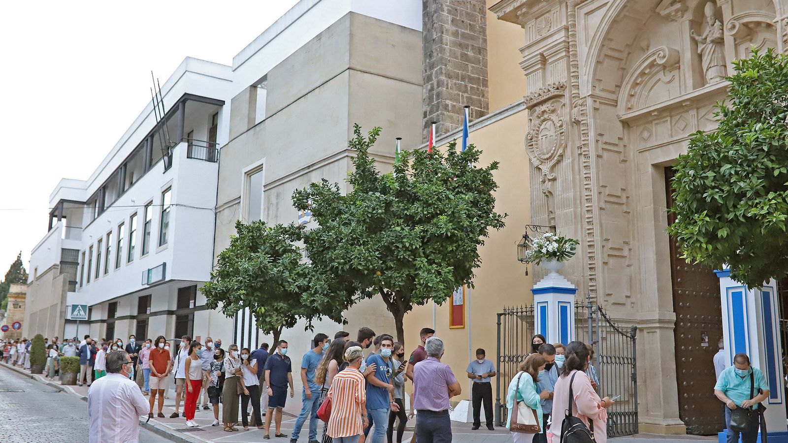 Colas ante la Basílica.