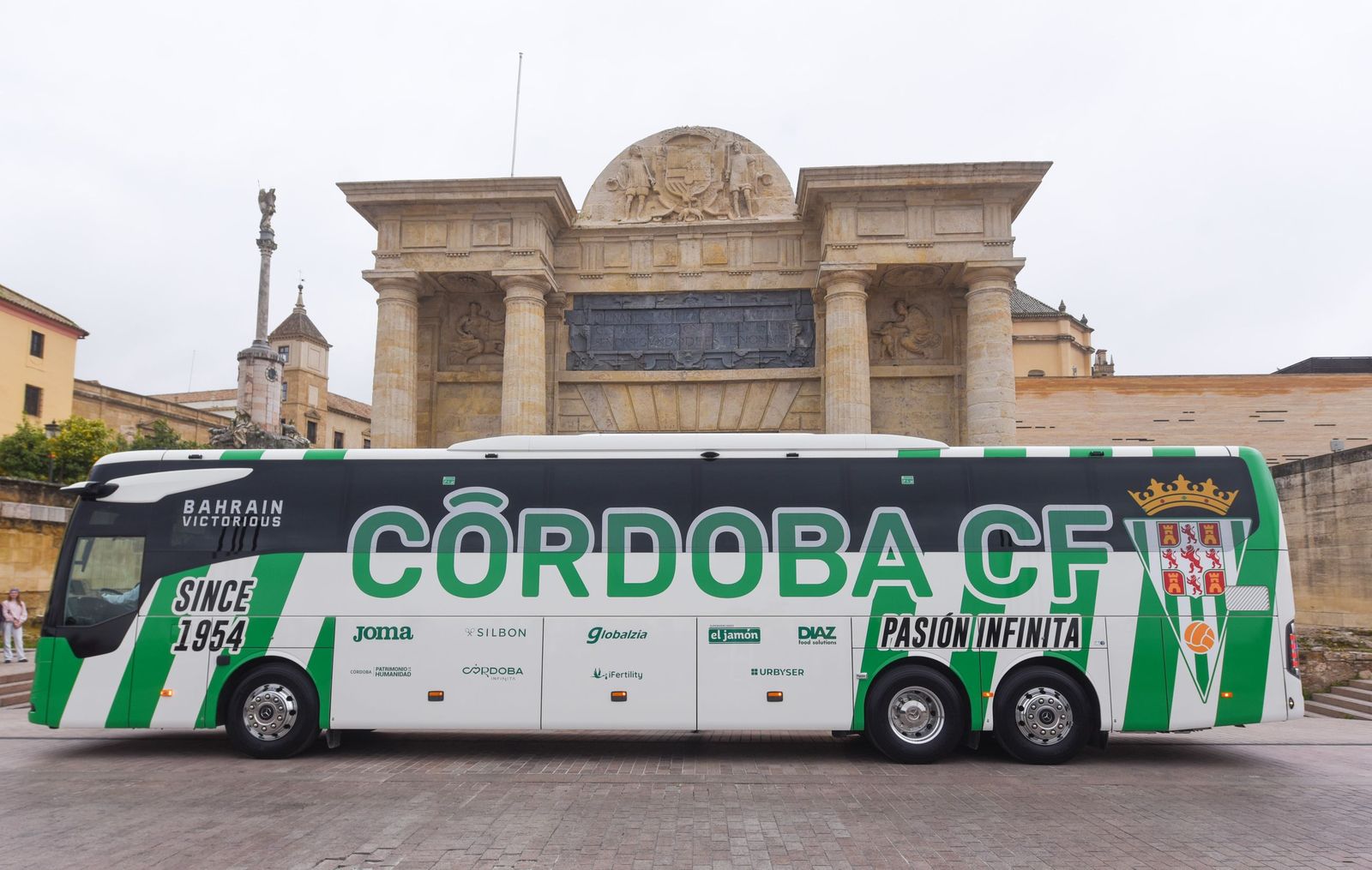 Las mejores fotos de la presentación del nuevo autobús del Córdoba CF