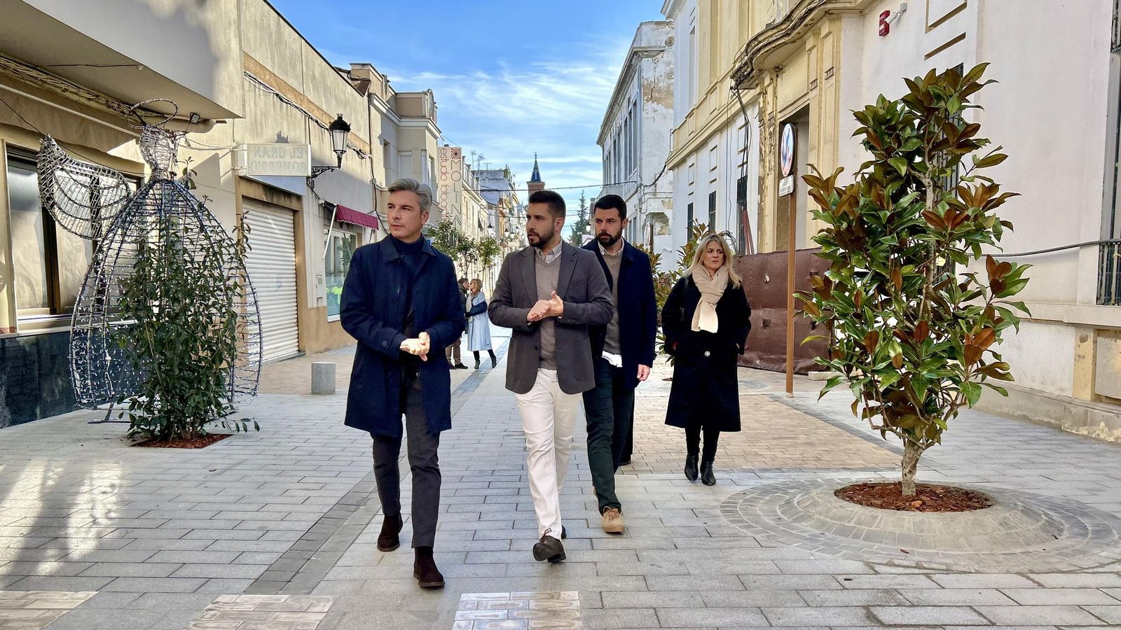 Andrés Lorite y Víctor Pedregosa, en la calle Constitución.