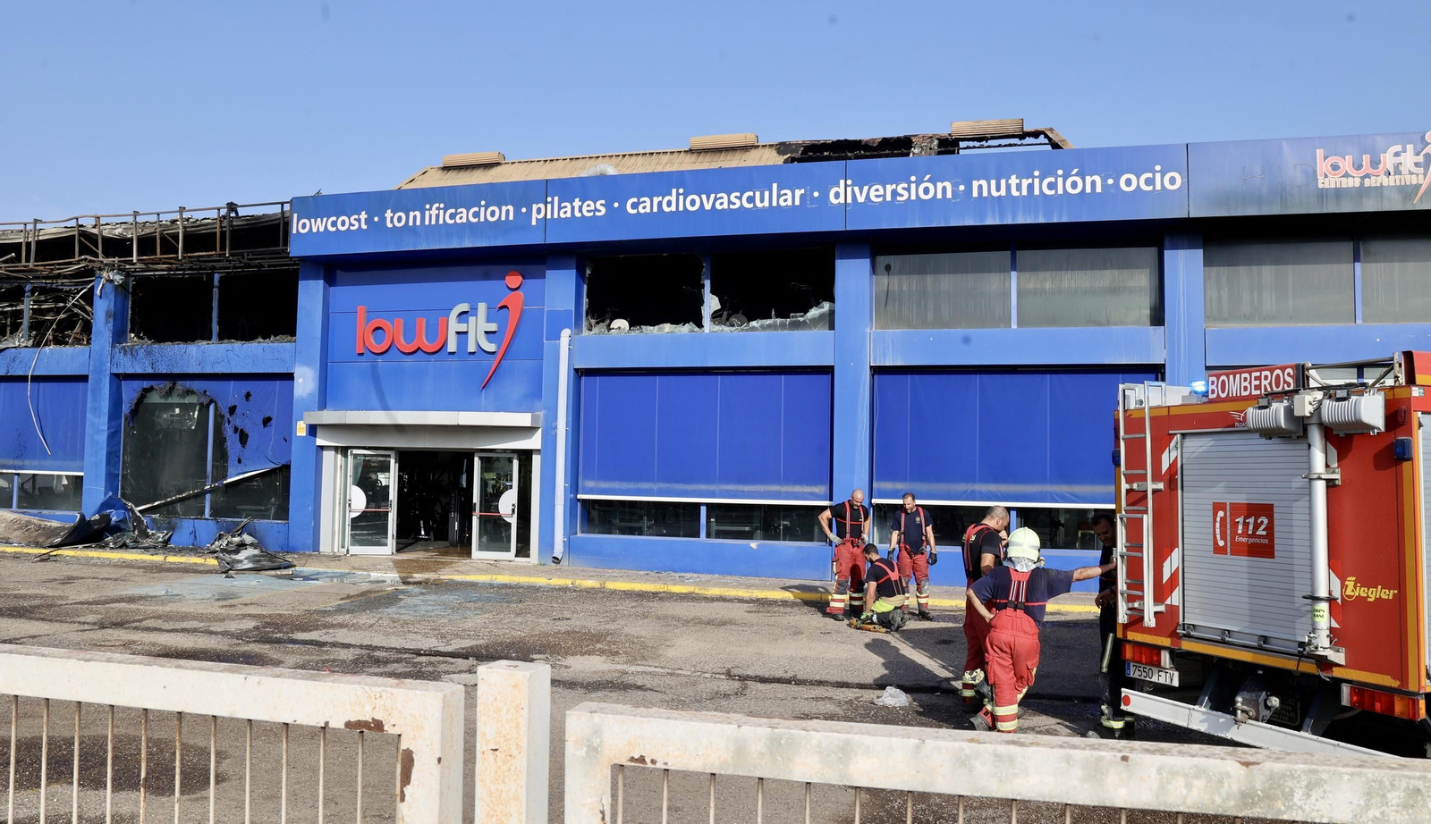 Incendio en el gimnasio Lowfit de Castilleja de la Cuesta