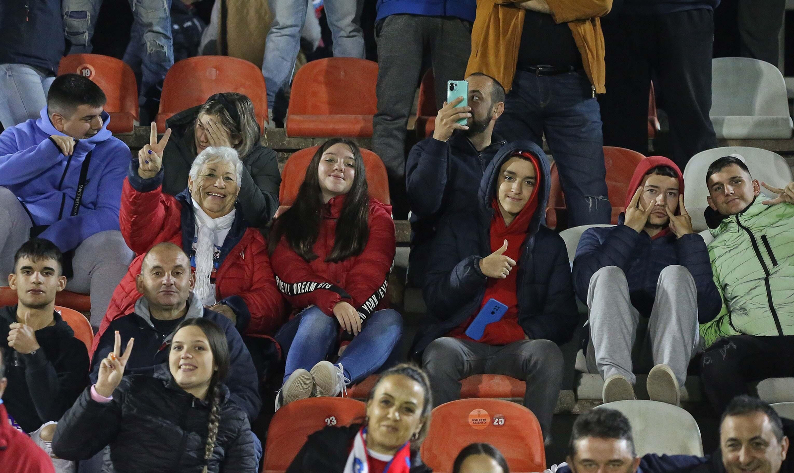 Búscate en el Nuevo Mirador durante el Algeciras - Atlético de Madrid B
