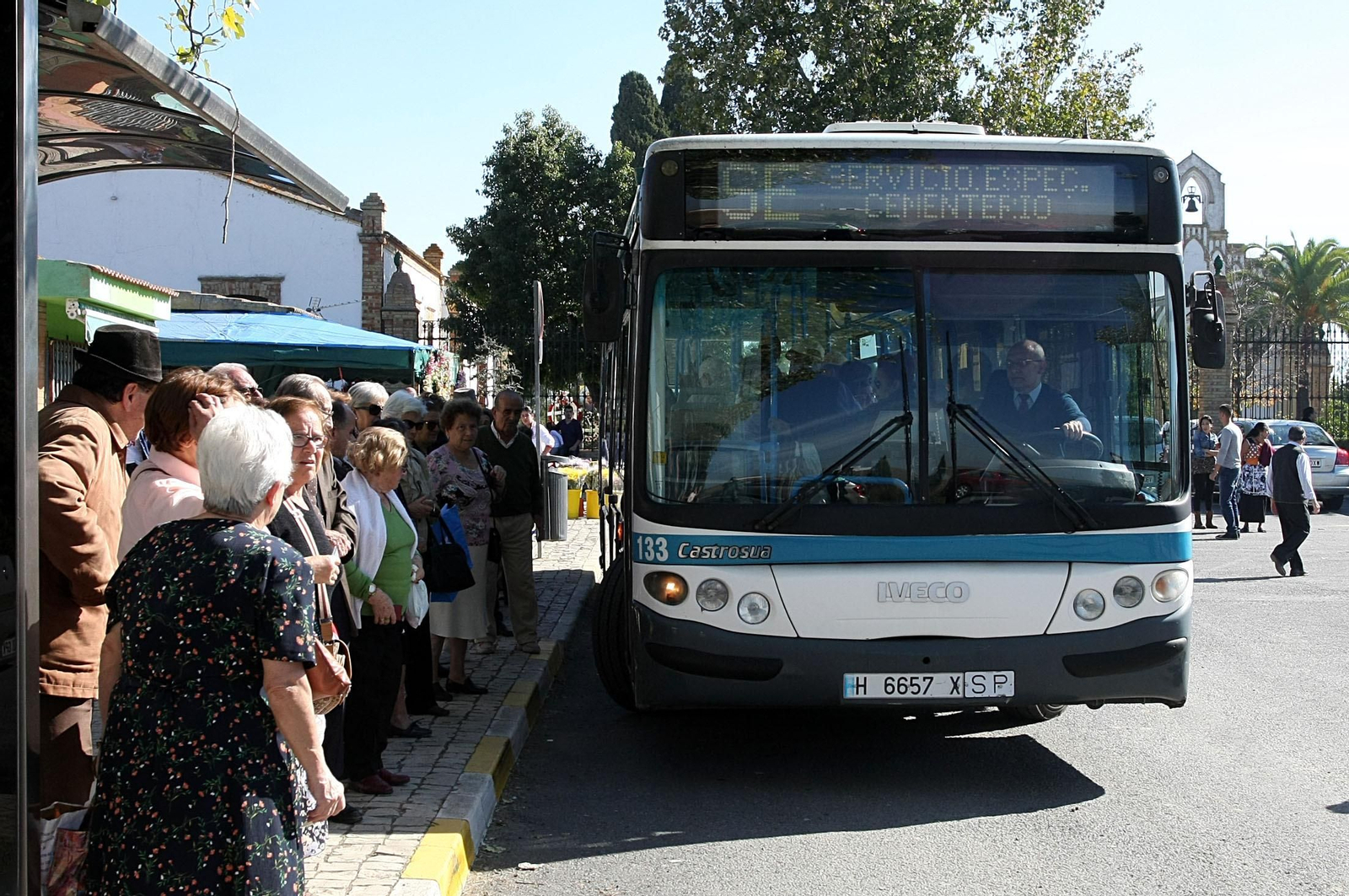 Estos son los horarios especiales para ir al cementerio en Huelva por 1,5 euros