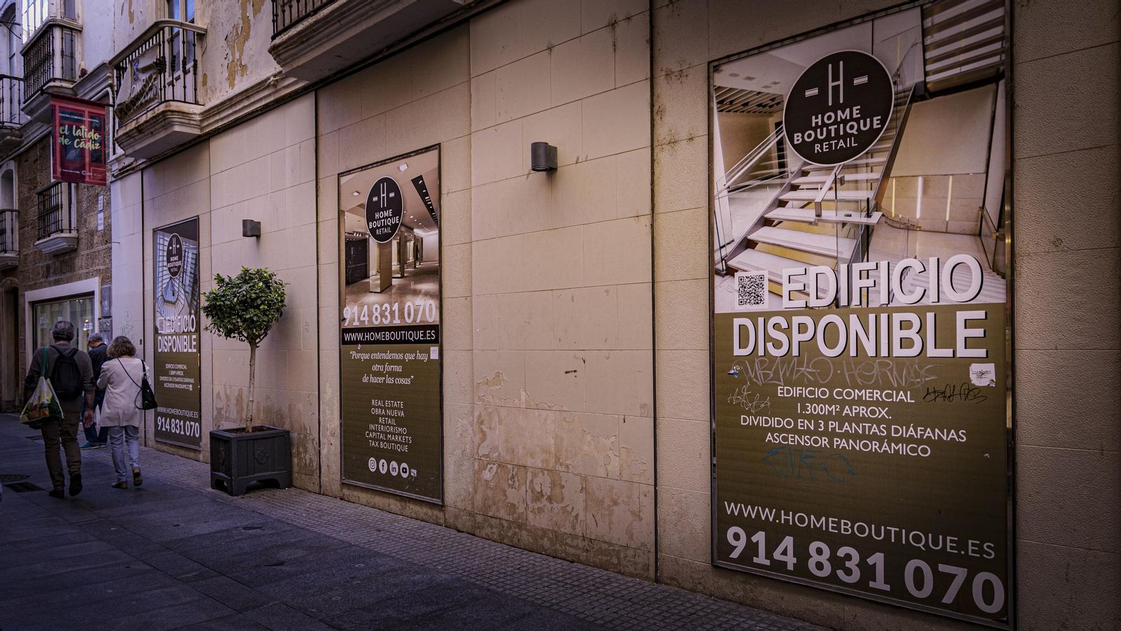 Los locales que acogieron a Zara serán los únicos no ocupados de toda la calle.