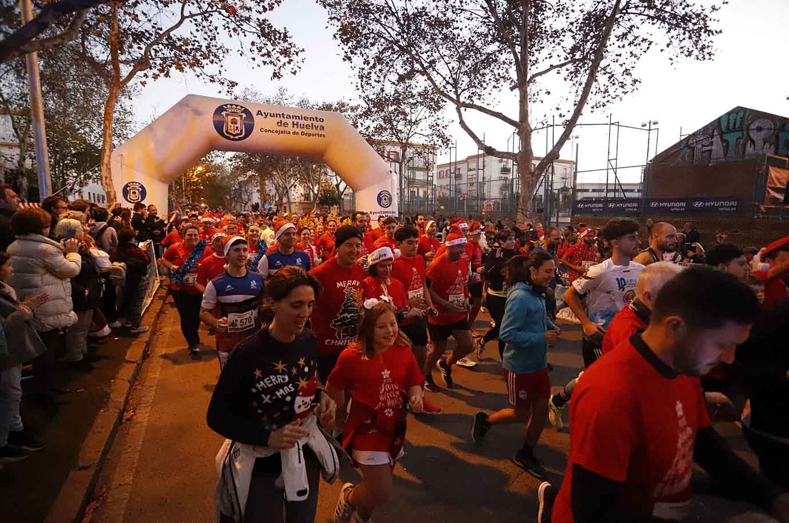 Imágenes de la carrera de San Silvestre en Huelva