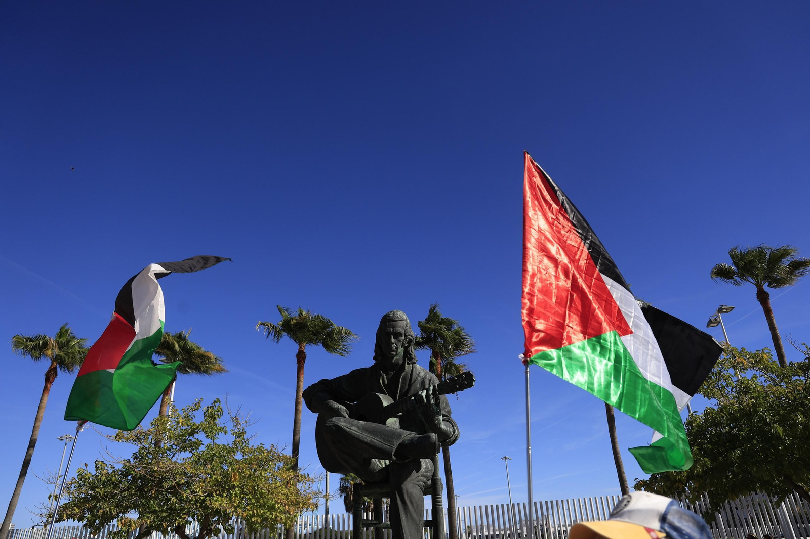 Fotos de la protesta en Algeciras contra el envío de armas a Israel