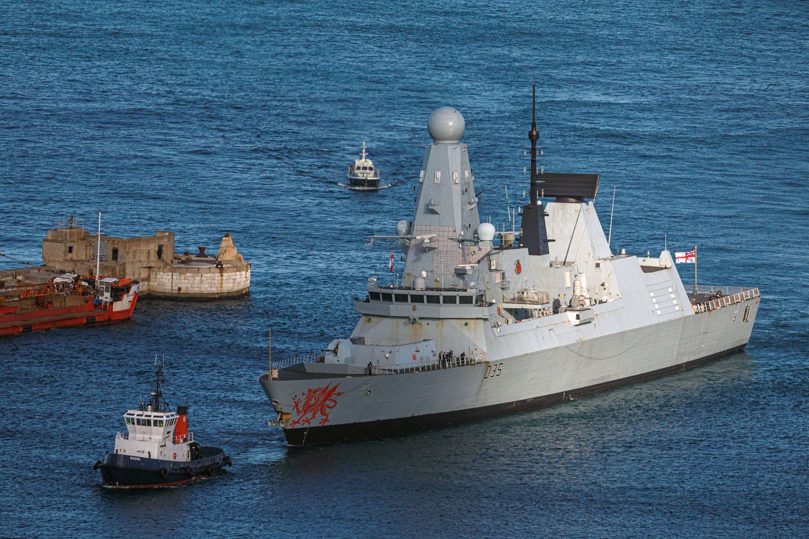 Gibraltar recibe al HMS Dragon, el destructor británico que protegió el ...