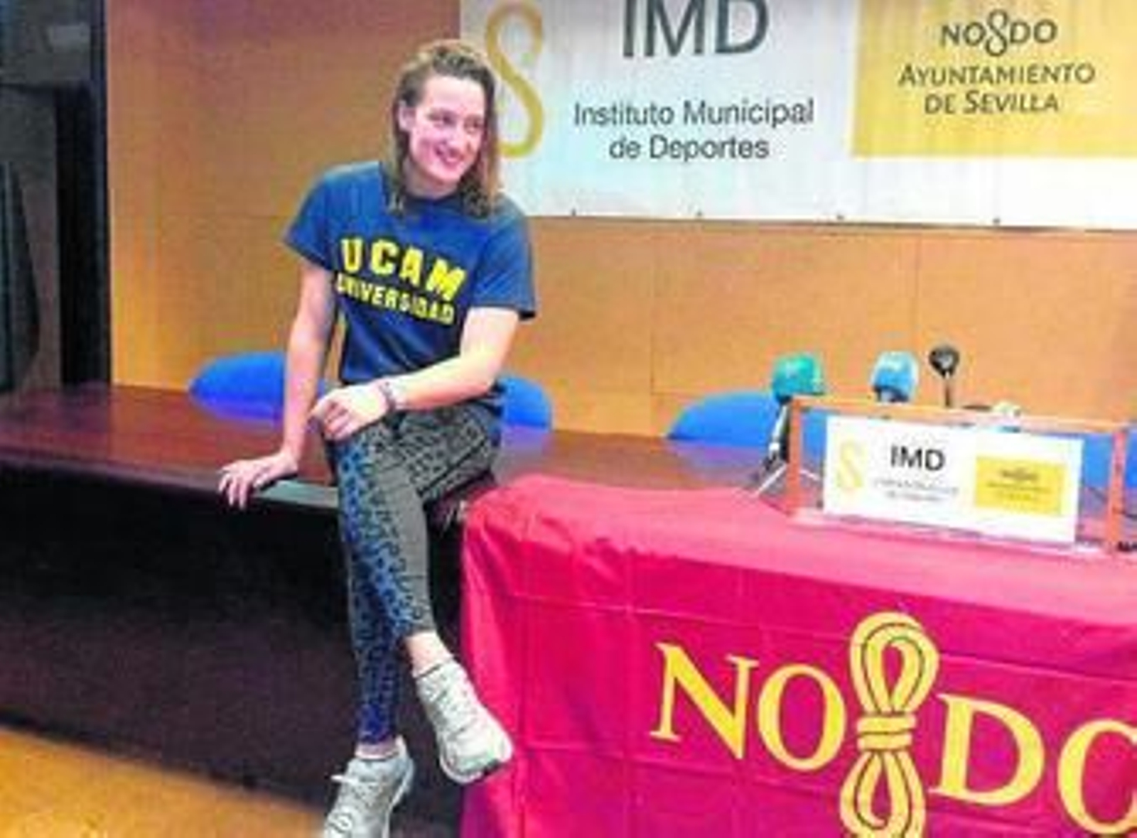 Mireia Belmonte posa en la sala de prensa del pabellón de San Pablo.