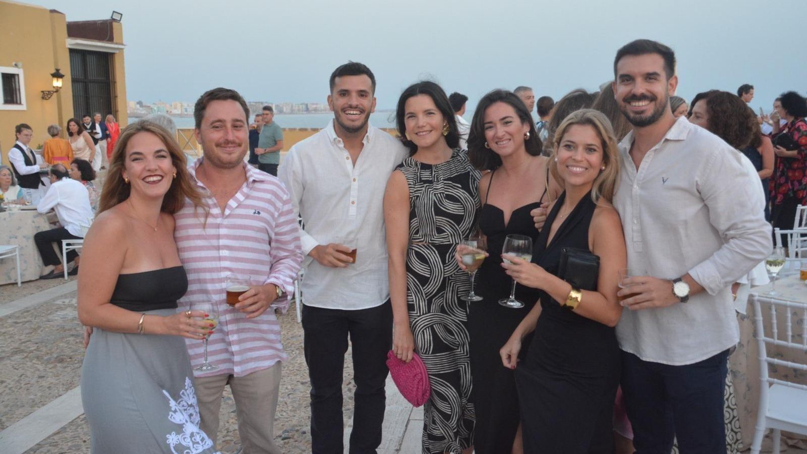 Paloma Rodríguez, Santiago Pérez, Guillermo Benítez, Carlota Guilloto, Paula Sánchez, María Marco y Jorge Cherne.