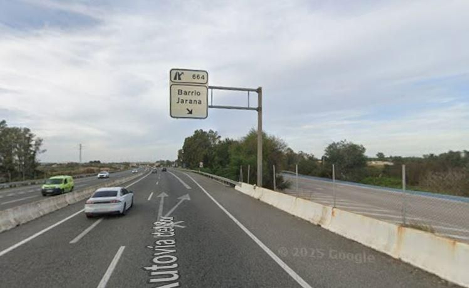 La salida de la A-4 para acceder al barrio Jarana, en Puerto Real.