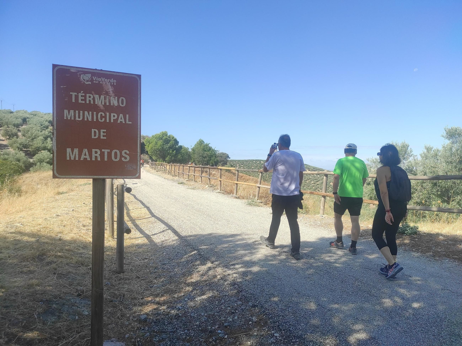 De Torredelcampo a Porcuna por la Vía Verde del Aceite: túneles, pasarelas y arte
