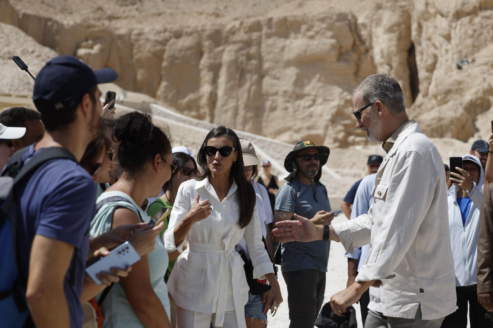 Las fotos de la visita de don Felipe y doña Letizia al Valle de los Reyes de Egipto, en Luxor