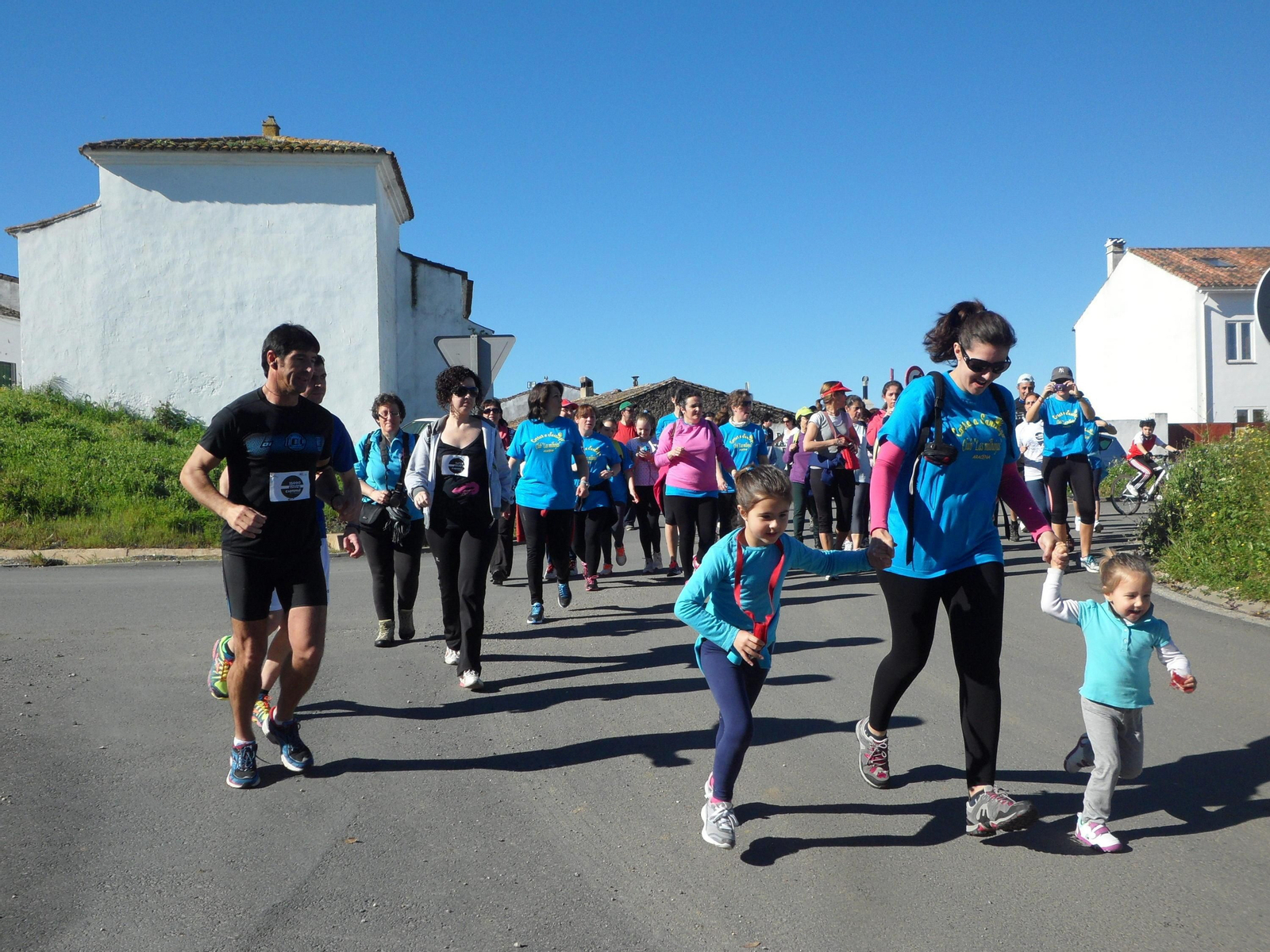 Numerosos deportistas de todas las edades se suman a la campaña.