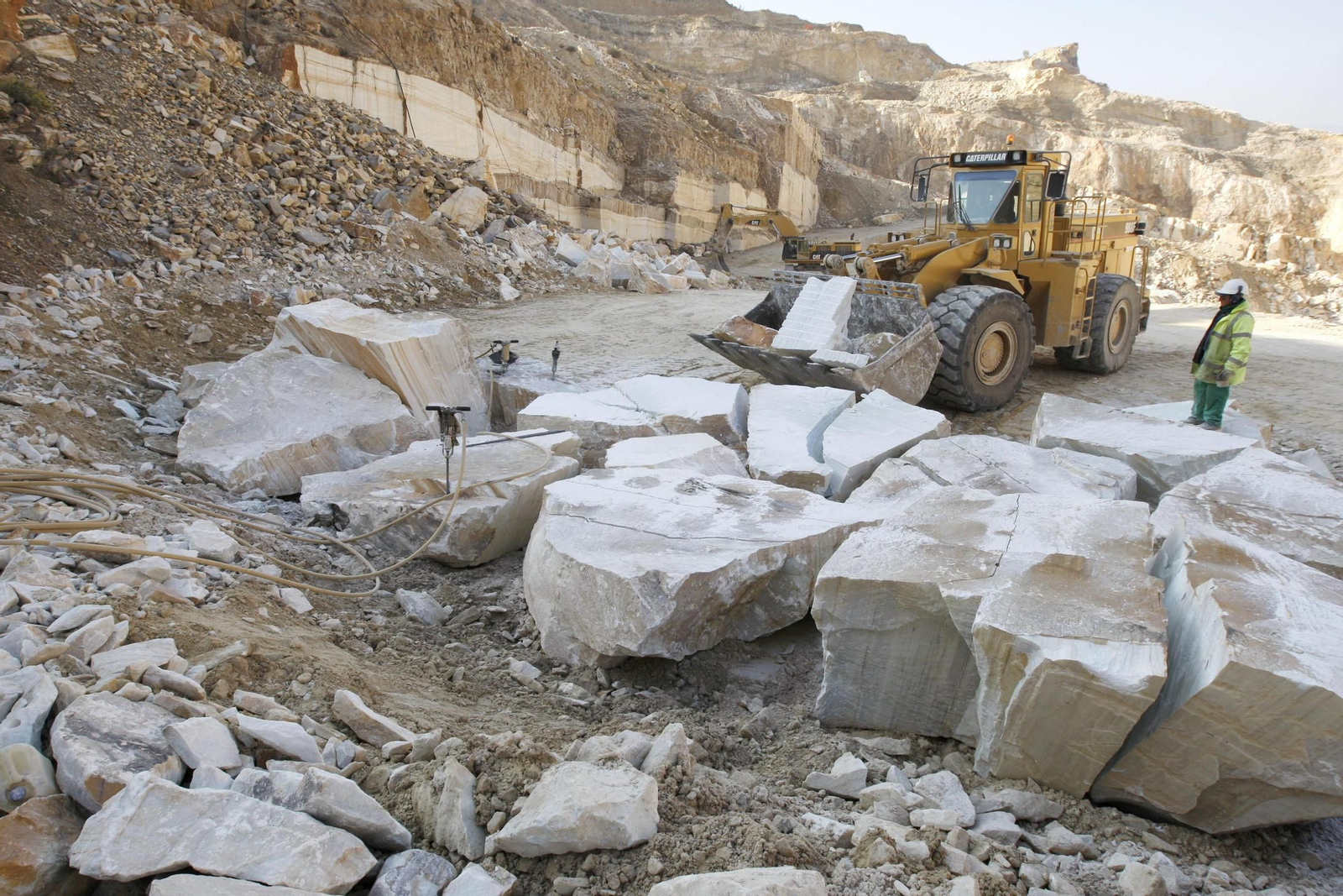 Trabajos en la cantera de mármol.