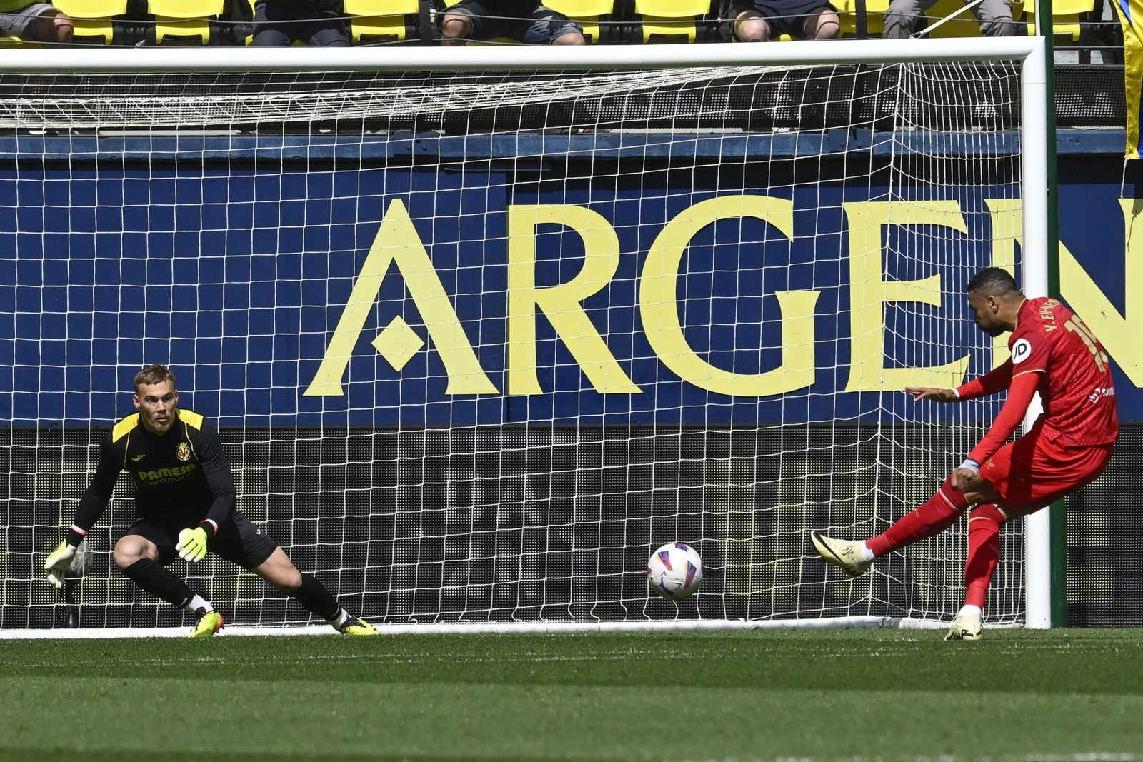 En-Nesyri marca el 0-1.