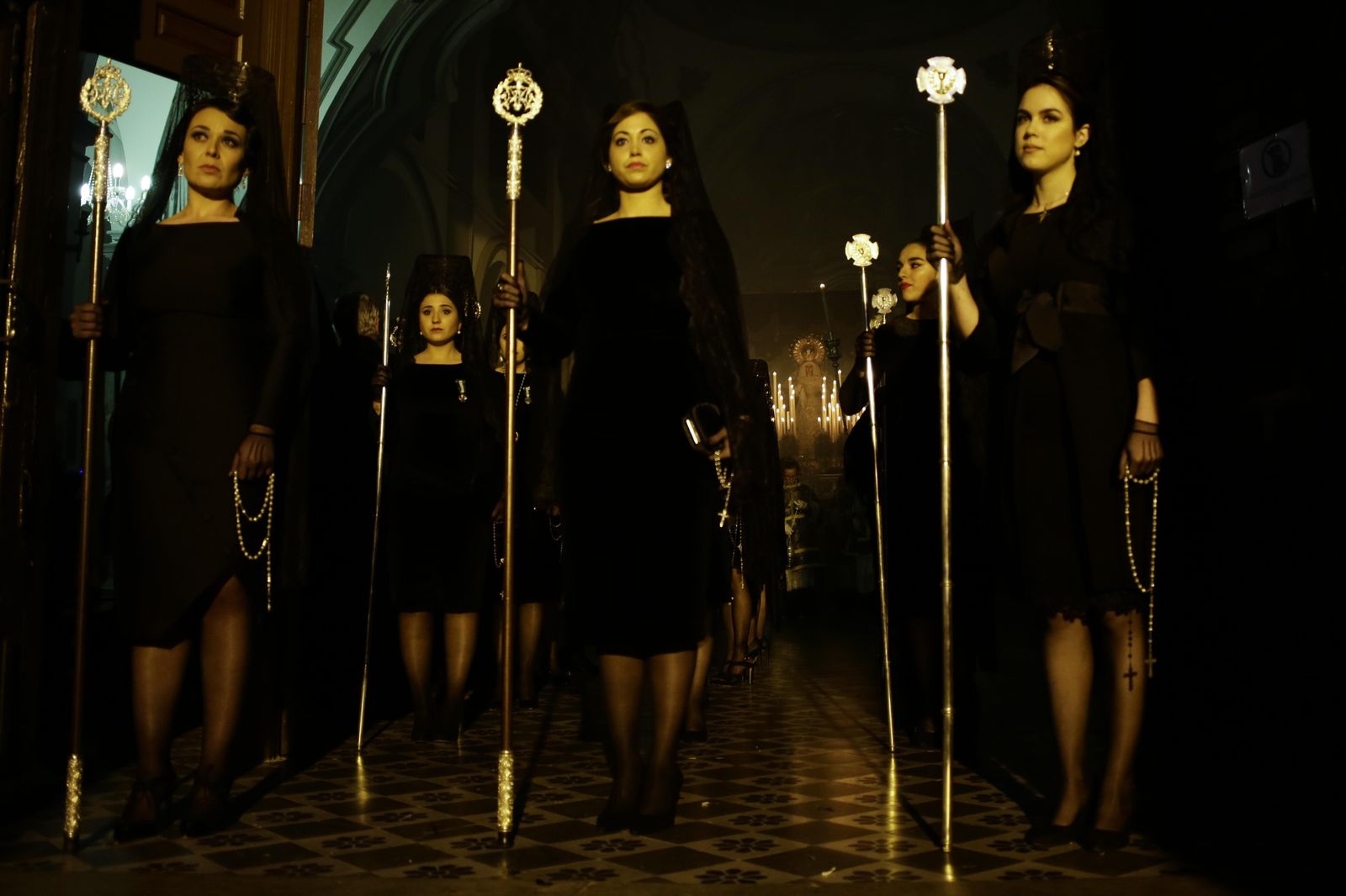 Salida del paso de María Santísima Consuelo de las Tristeza.