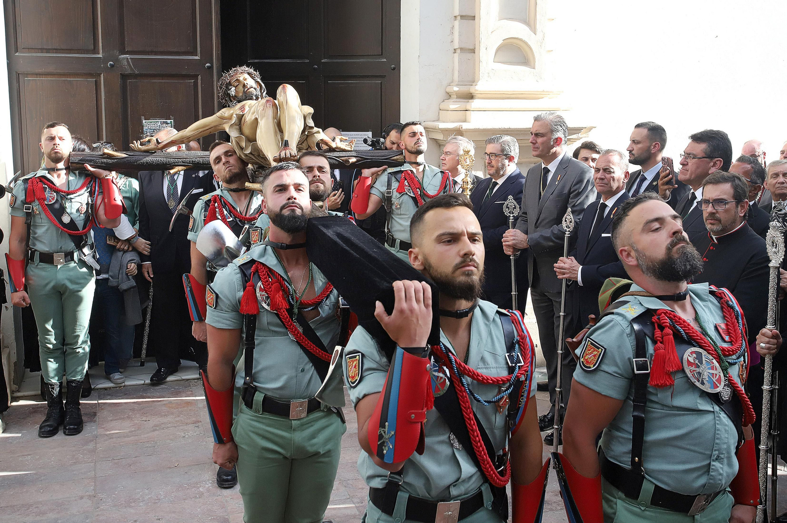 Sábado de Pasión: Imágenes de La Legión con el Cristo de la Vera+Cruz