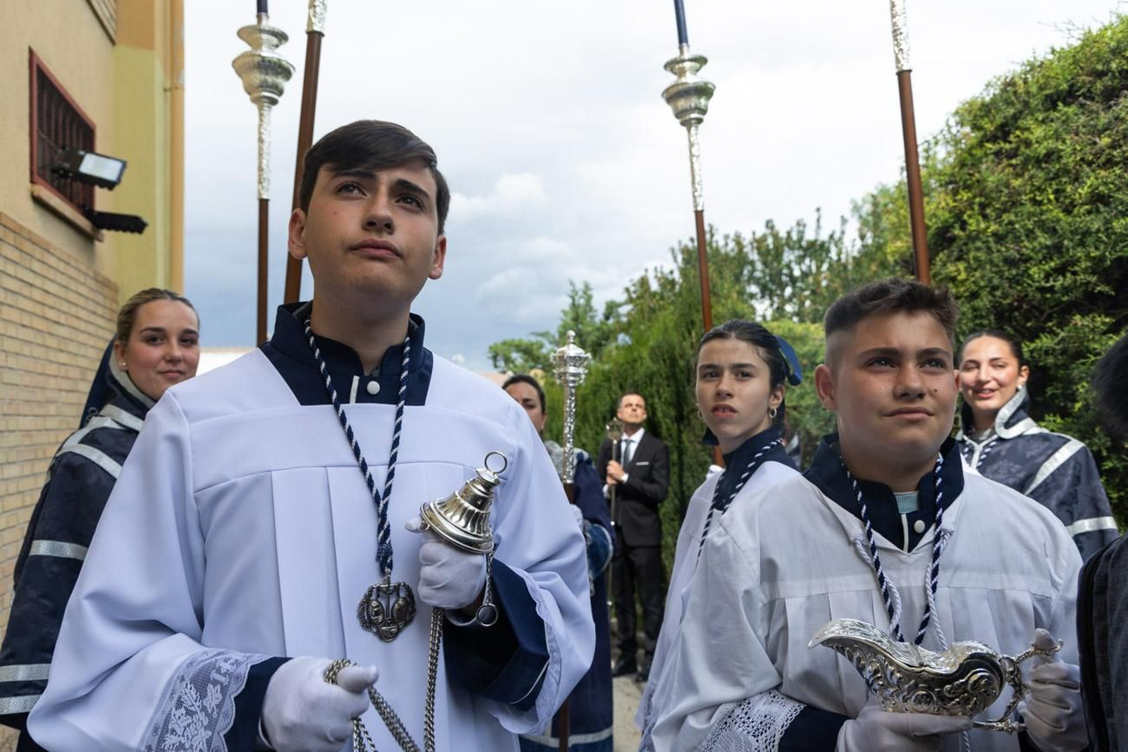 La temida lluvia impide el desarrollo normal de este Martes Santo