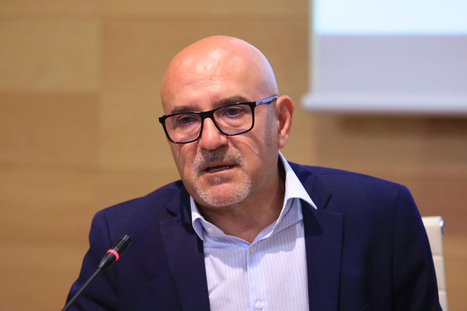 Diario de los Libros, con Fernando J. Múñez y su novela 'Antes se secará al tierra'