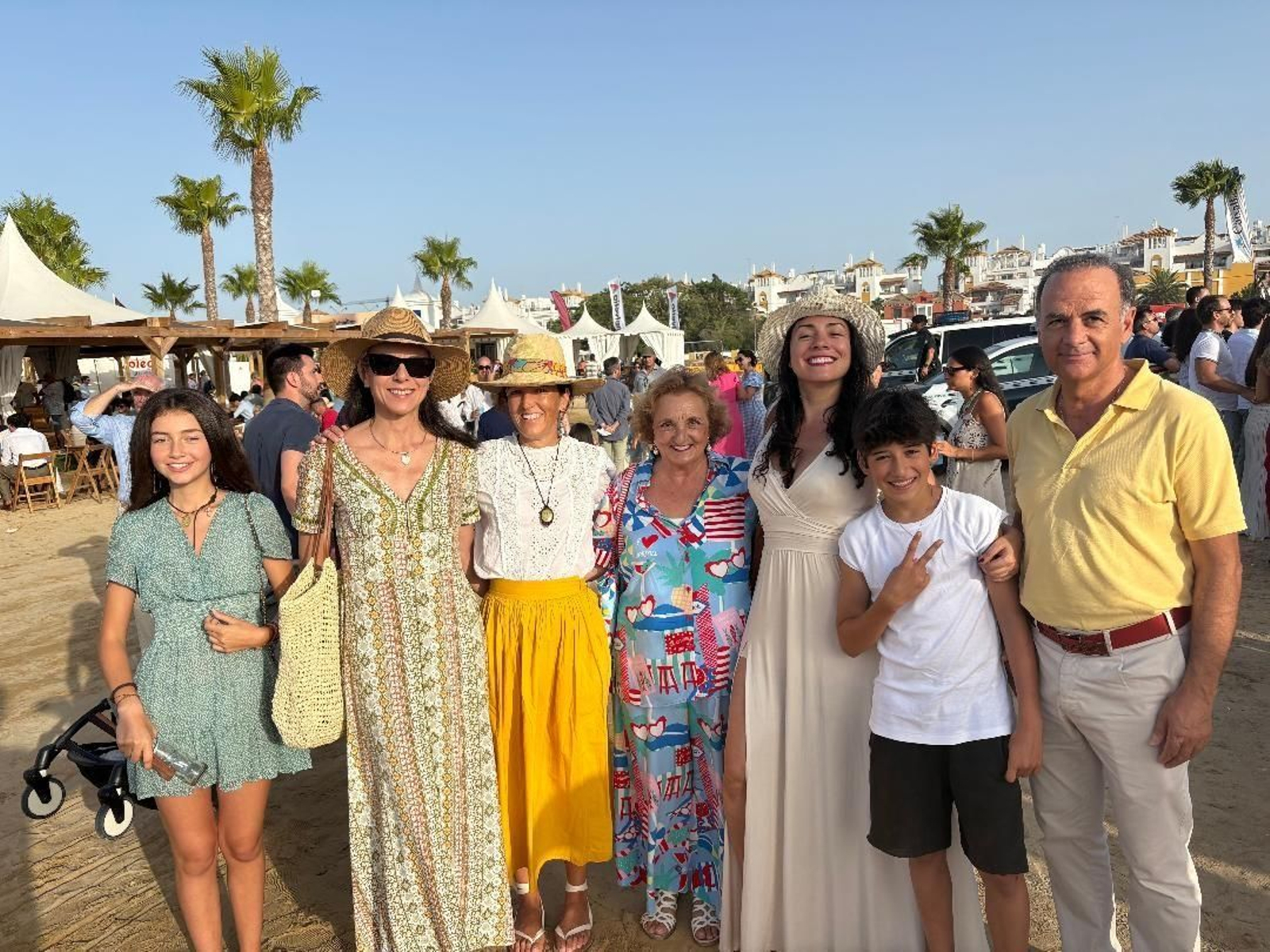 Ada Osorio, Miriam Pérez, duquesa de San Lorenzo, las actrices Margarita Asquerino y Ana Arias, Mike Arias y Alfonso Palomino-Borbón.